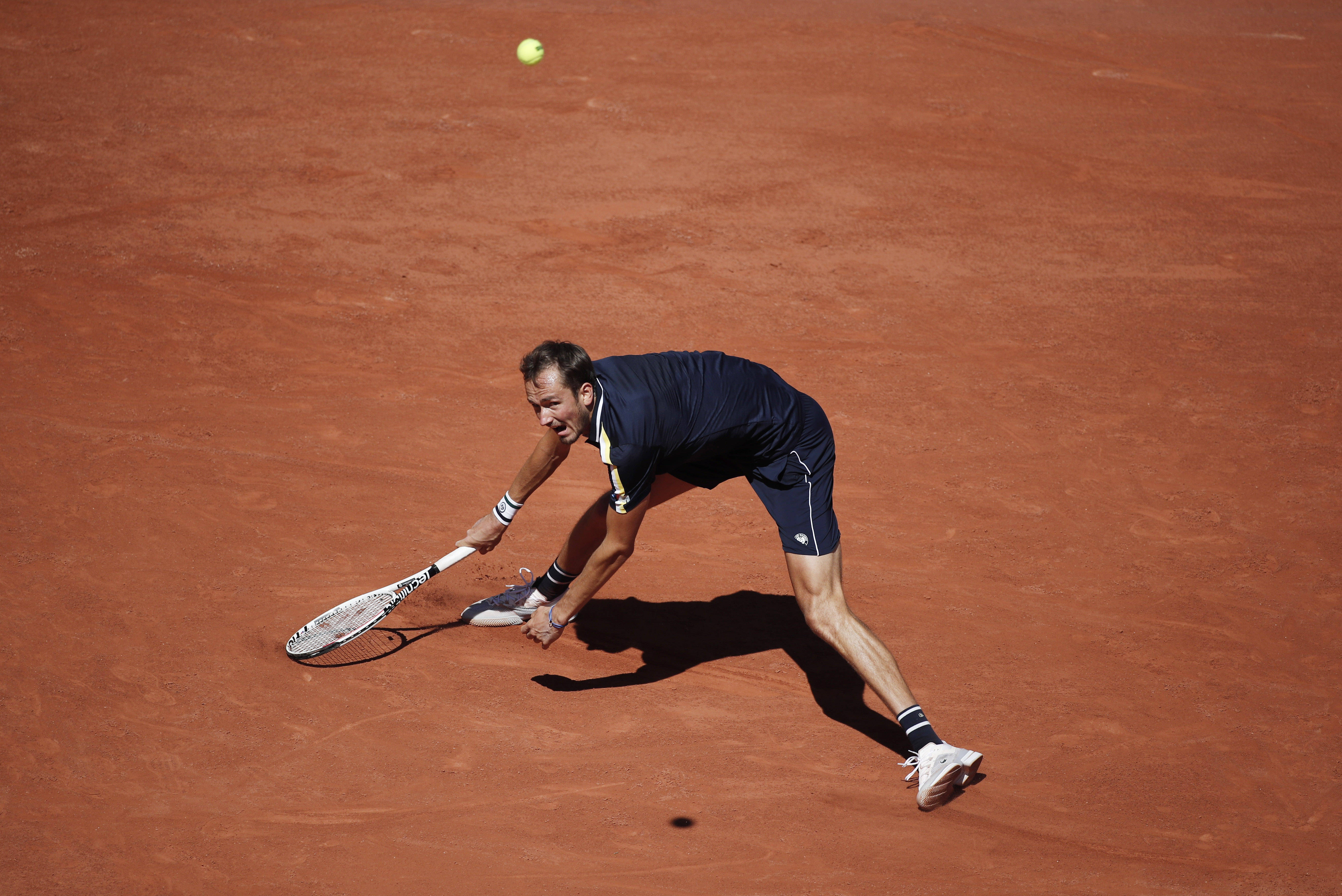 开云体育登录-法网逆转拉沃尔杯，梅德韦杰夫刷新纪录