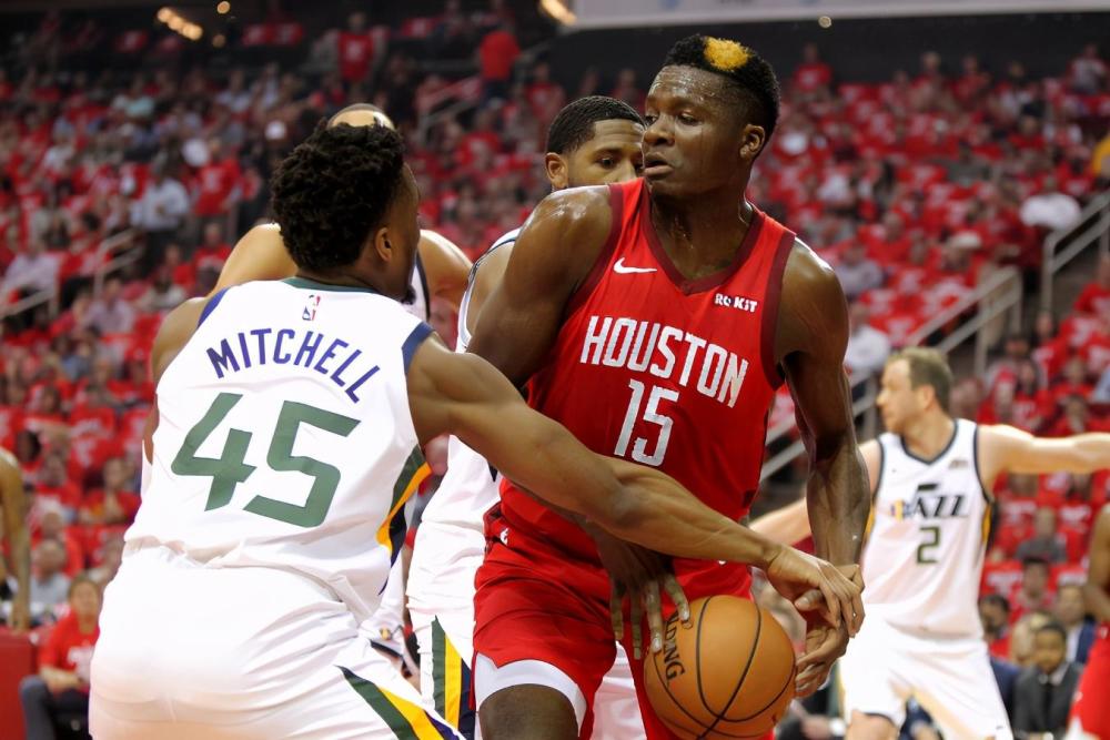 开云体育中国-山东队力克四川队，浓眉哥高光表现